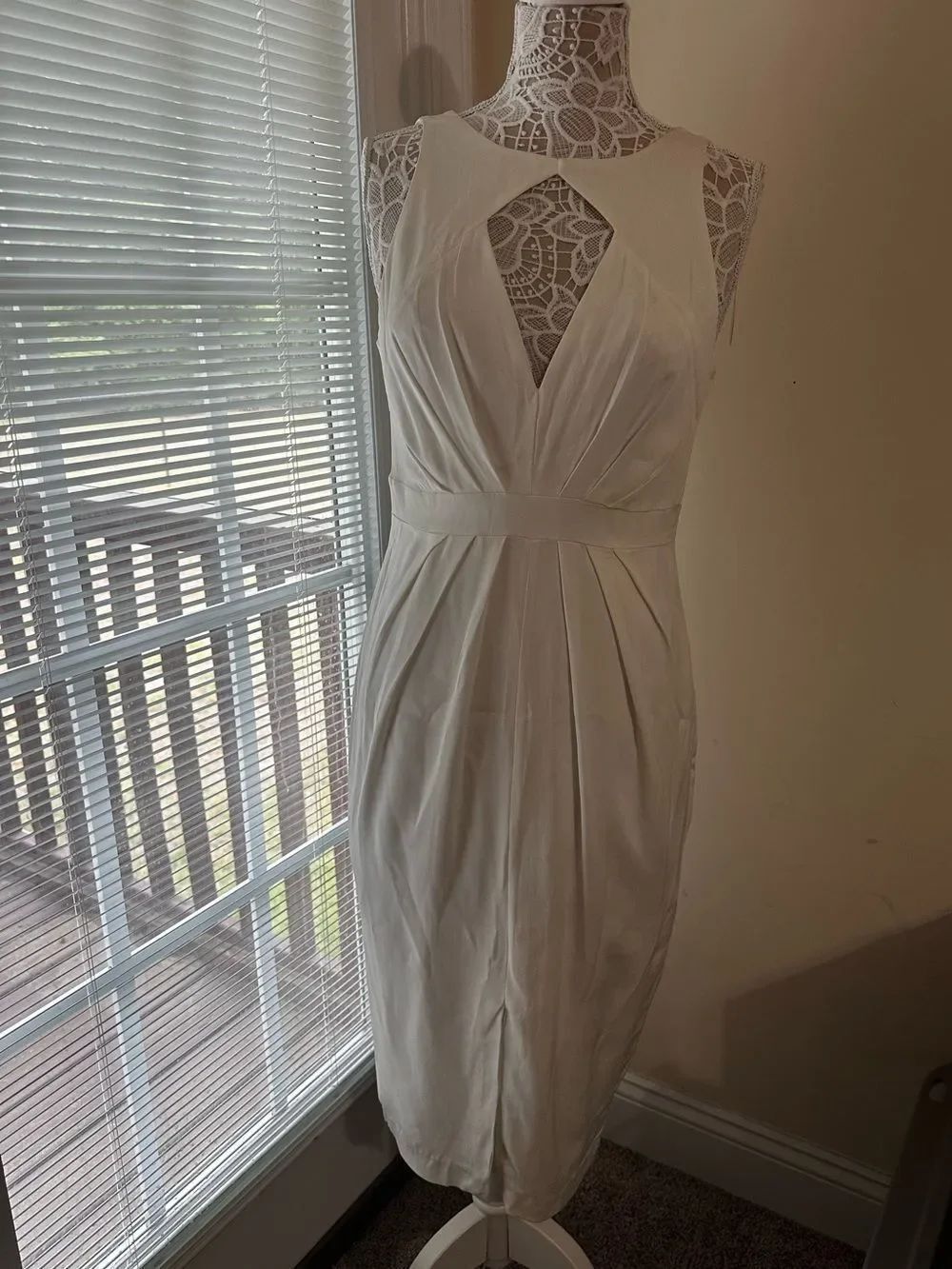 NWT Stunning Talulah Jagger Midi Dress in off-white